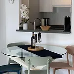 Апартаменти Lovely At The Нерха